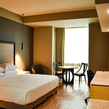 Ramada By Wyndham Mexico City Santa Fe Exteriör bild