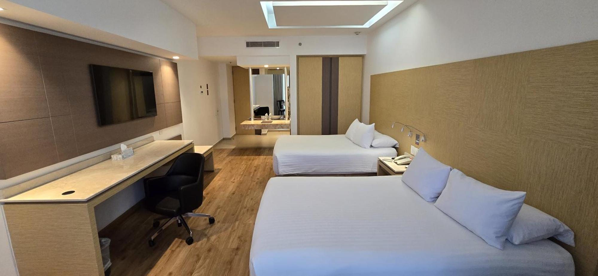 Ramada By Wyndham Mexico City Santa Fe Exteriör bild