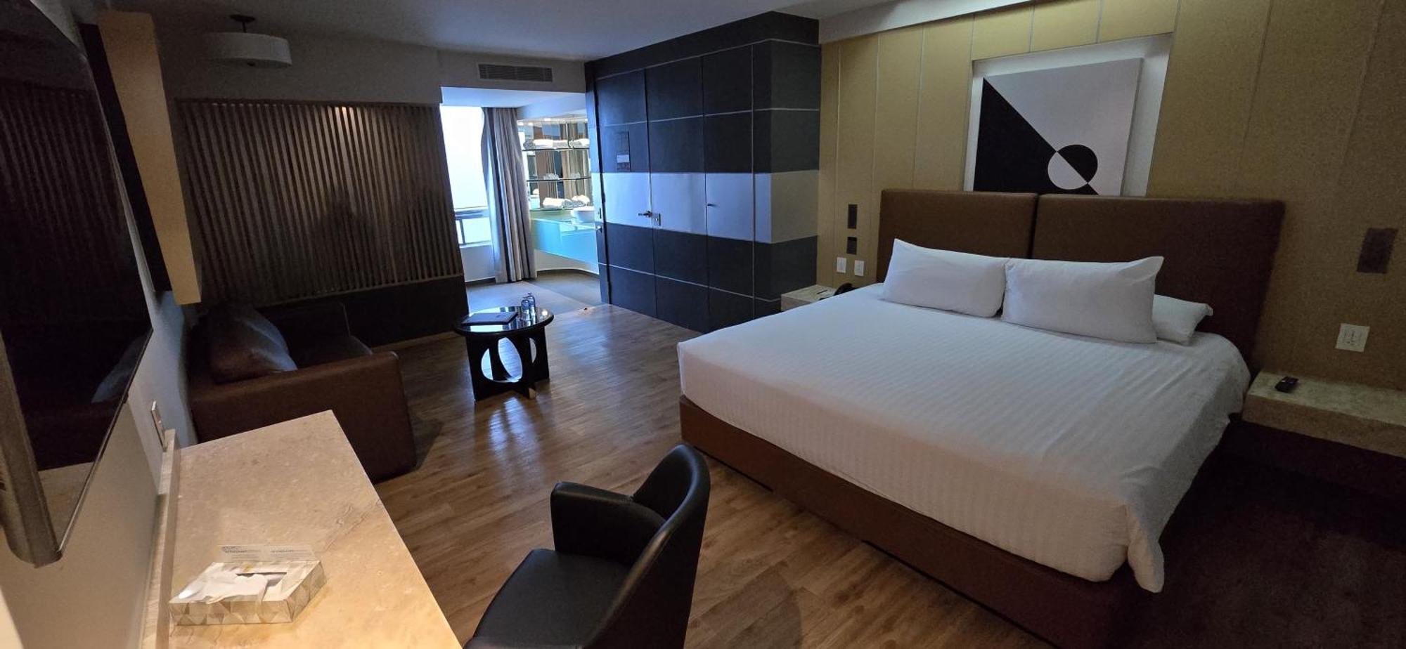 Ramada By Wyndham Mexico City Santa Fe Exteriör bild