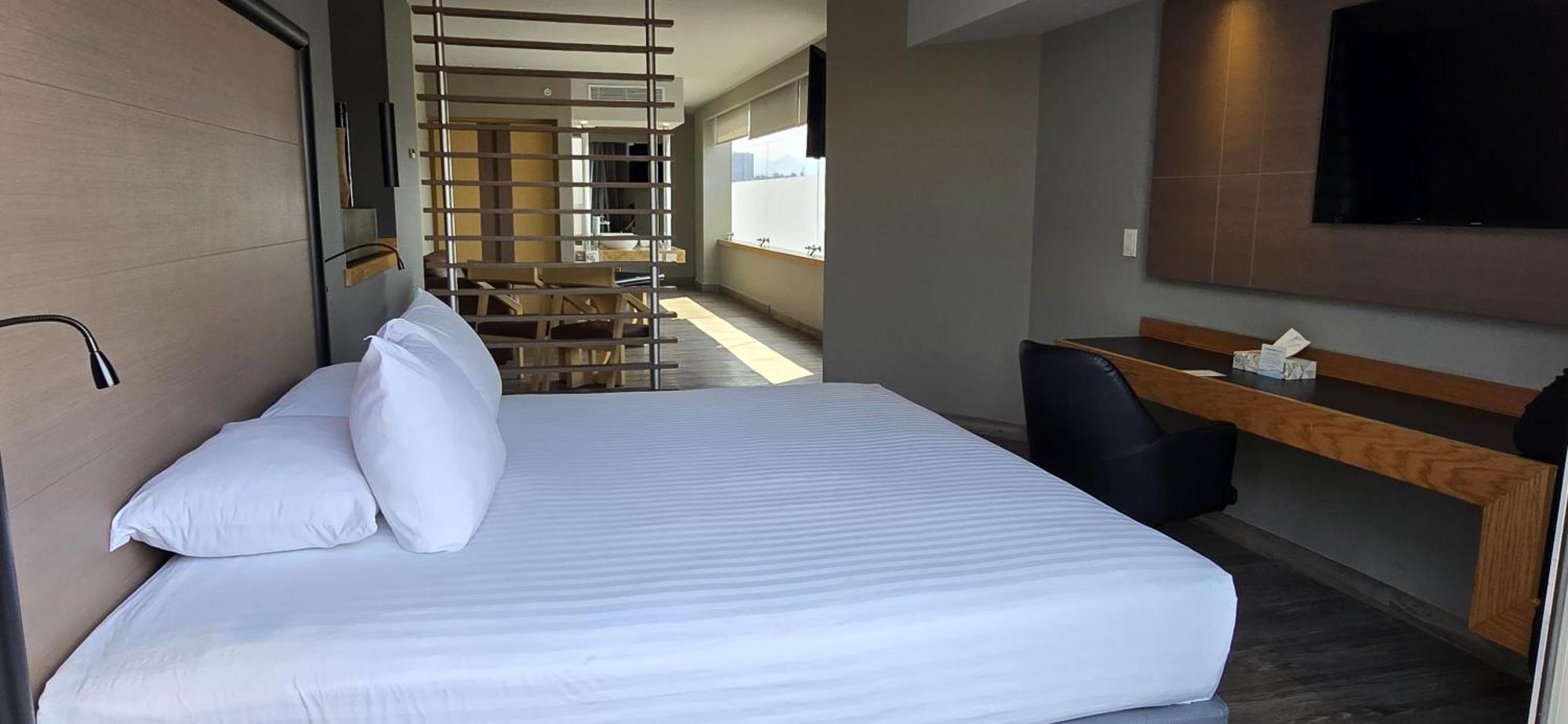 Ramada By Wyndham Mexico City Santa Fe Exteriör bild